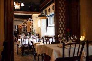 Restoran_Na_Cosku_At_The_Corner_Restaurant